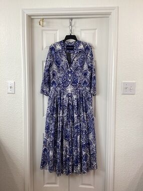 NWT - Classic beauty SAMANTHA SUNG Blue Paisley Dress